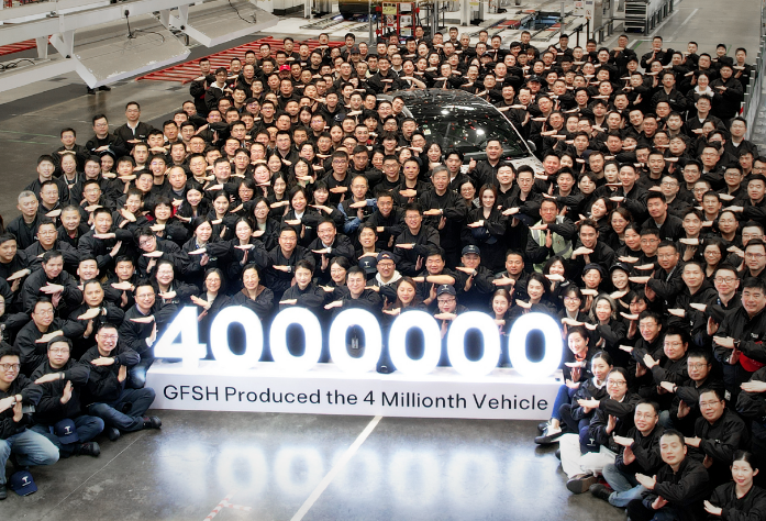 第400萬(wàn)輛整車下線!上海超級(jí)工廠已為特斯拉貢獻(xiàn)近半數(shù)交付量