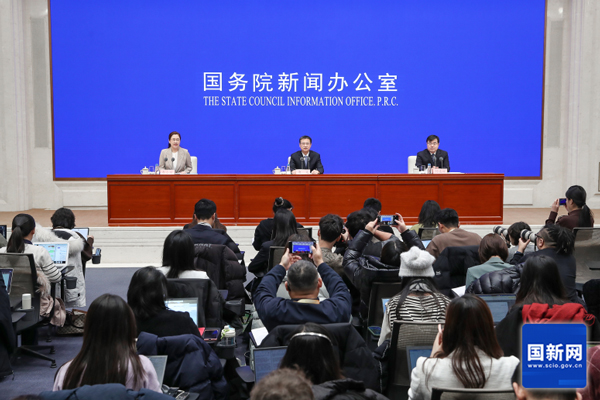 我國(guó)已建成全球最大最完整新能源產(chǎn)業(yè)鏈 新能源車產(chǎn)銷連續(xù)11年全球居首